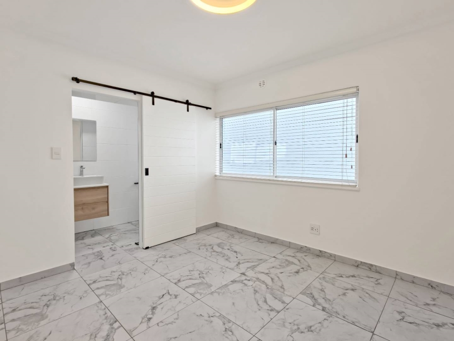 To Let 2 Bedroom Property for Rent in Sea Point Western Cape